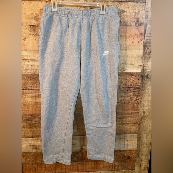 Nike Sportswear Club French Terry Jogger Pants - Picture 4 of 9